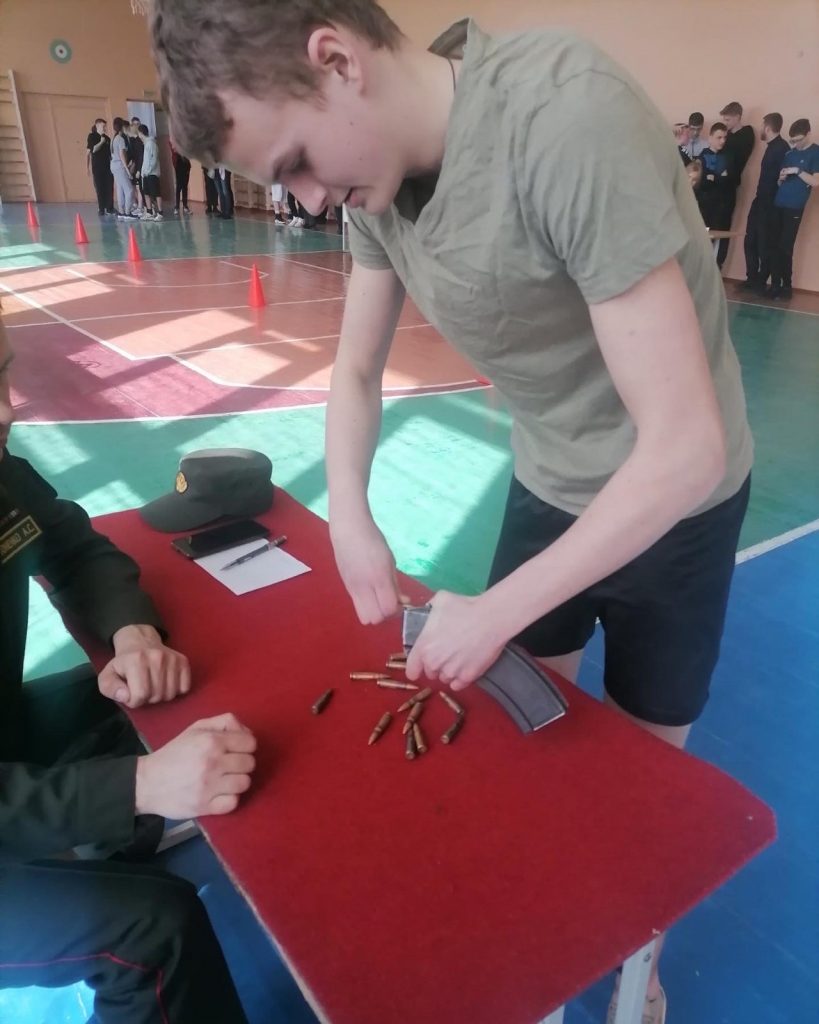 Взмыл высоко Орлёнок