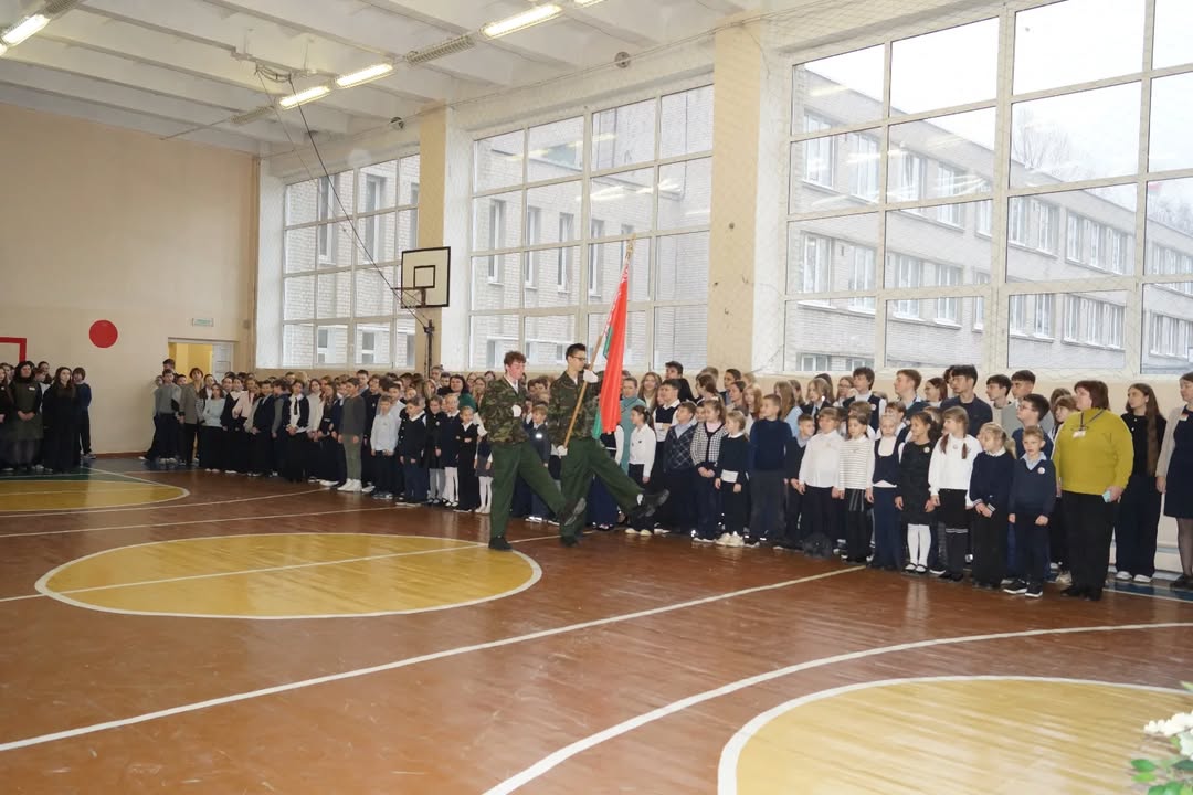 Торжественные линейки, посвящённые началу 3-й учебной четверти