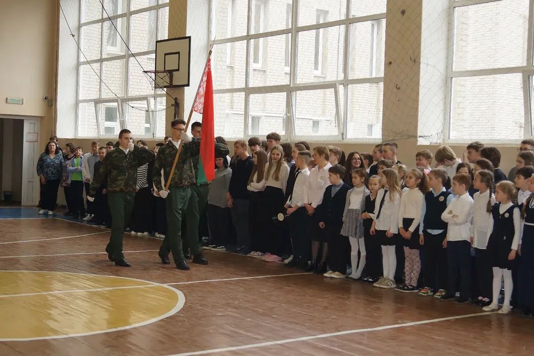Торжественная линейка, посвящённая началу 4 четверти 
