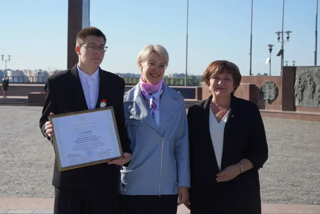 Торжественная церемония открытия городской Вахты Памяти на площади Славы